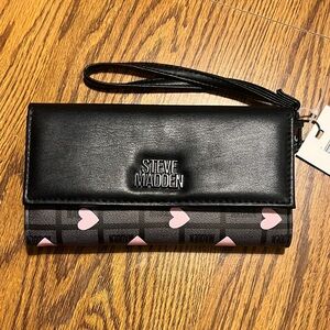Steve Madden Black and Pink Heart Wristlet